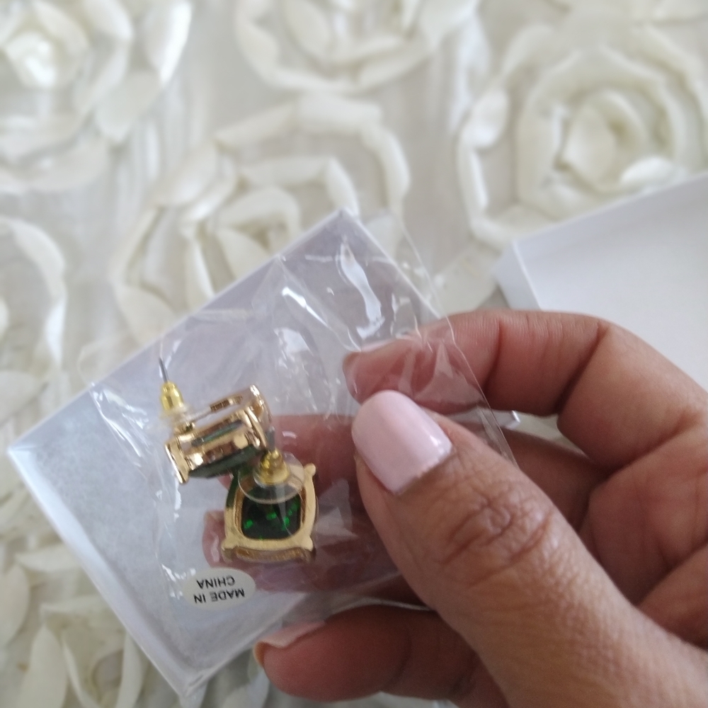 New square stud earrings - Picture 9 of 12